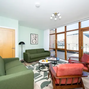 *** Apartahotel Staycity Augustine Irlanda