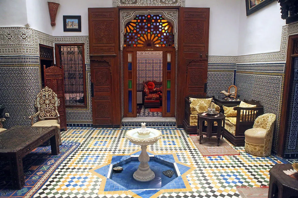 ***  Riad Dar Guennoun Fès Maroc